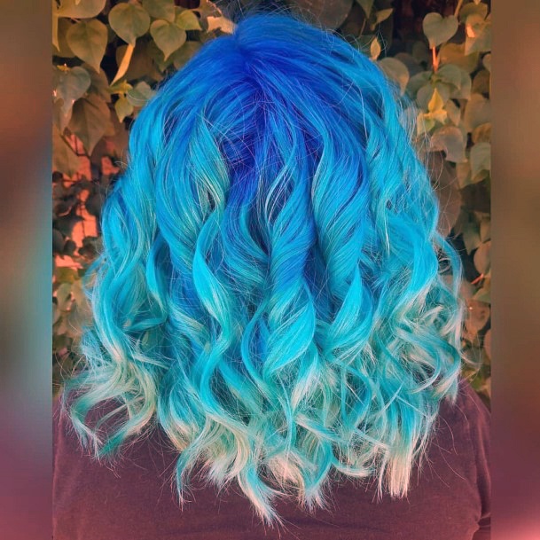 Amazing Blue Hairstyles Ideas For Women