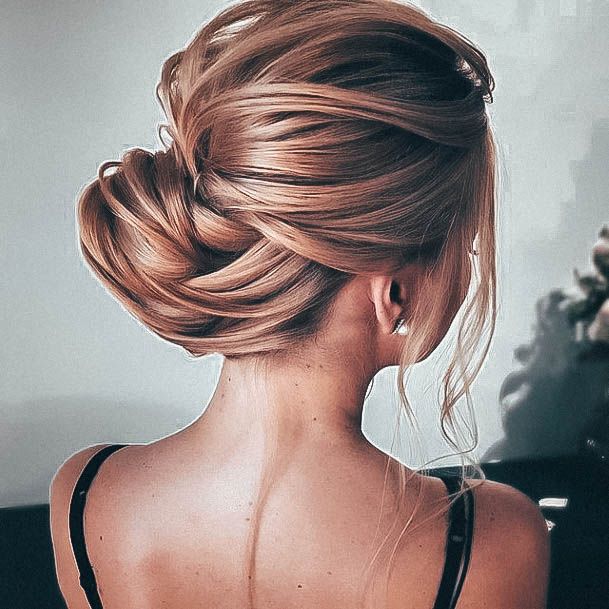 Amazing Clean Hairstyles Ideas For Women