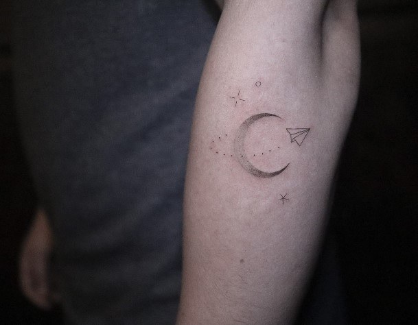 Amazing Cresent Moon Tattoo Ideas For Women