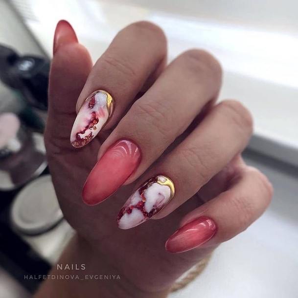 Amazing Gold Nail Ideas For Women