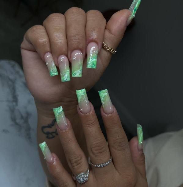 Amazing Green And White Nail Ideas For Women