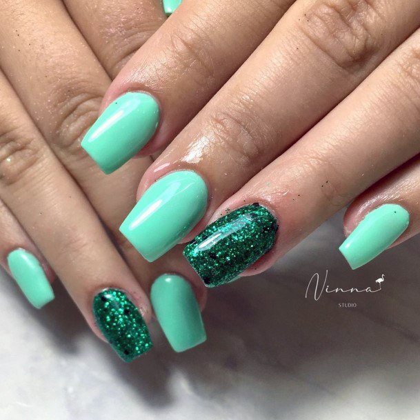 Amazing Green Dress Nail Ideas For Women