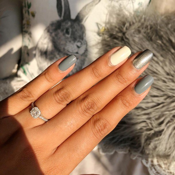 Amazing Grey And White Nail Ideas For Women