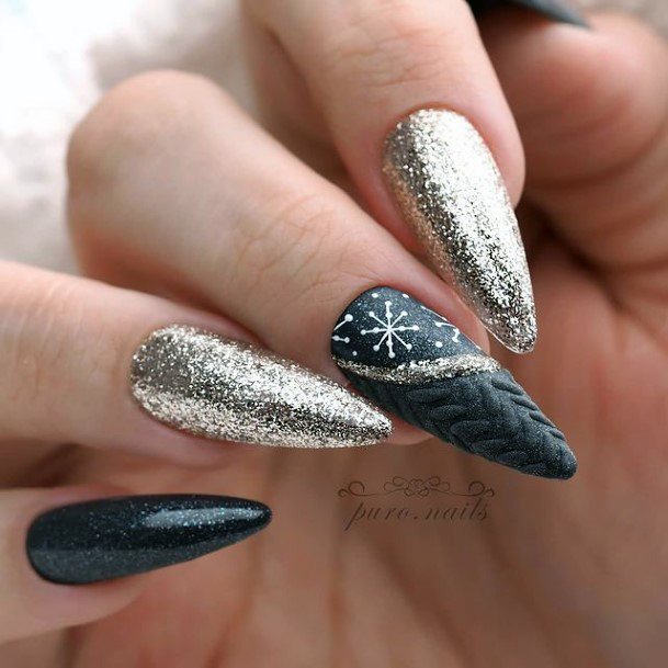 Amazing Holiday Nail Ideas For Women