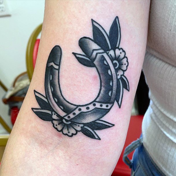 Amazing Horseshoe Tattoo Ideas For Women