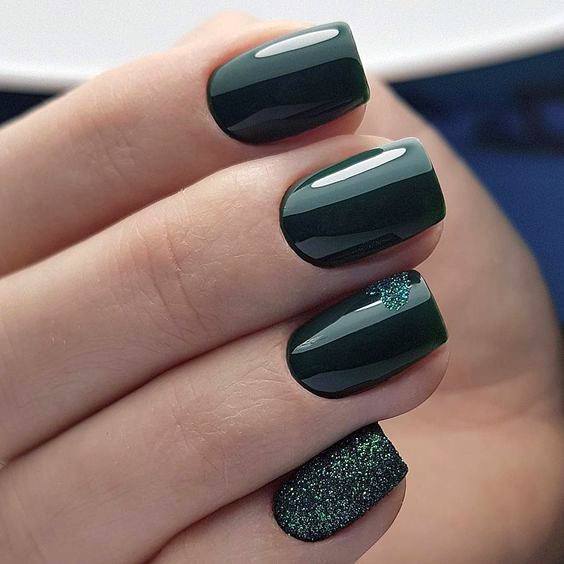 Amazing Hunter Green Nail Ideas For Women