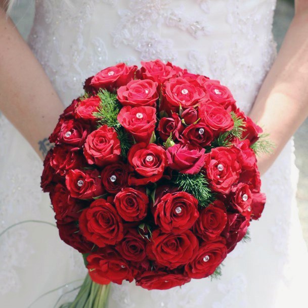 Amazing Red Rose Floral Bouquet Ball Ideas For Wedding