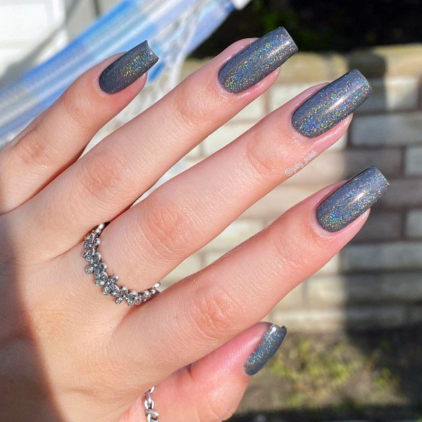 Amazing Shimmer Nail Ideas For Women