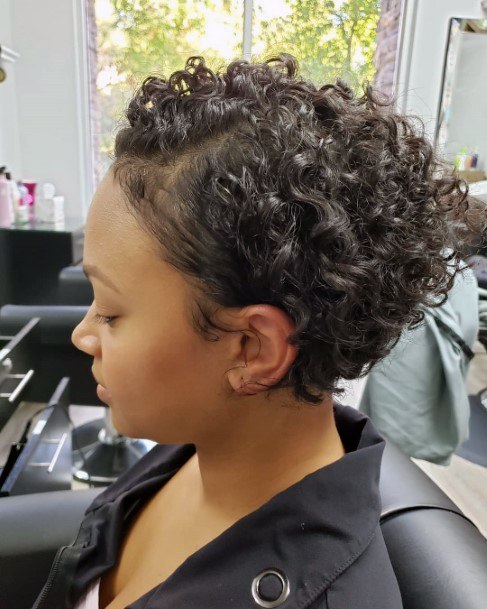 Amazing Short Curls Hairstyles For Black Women