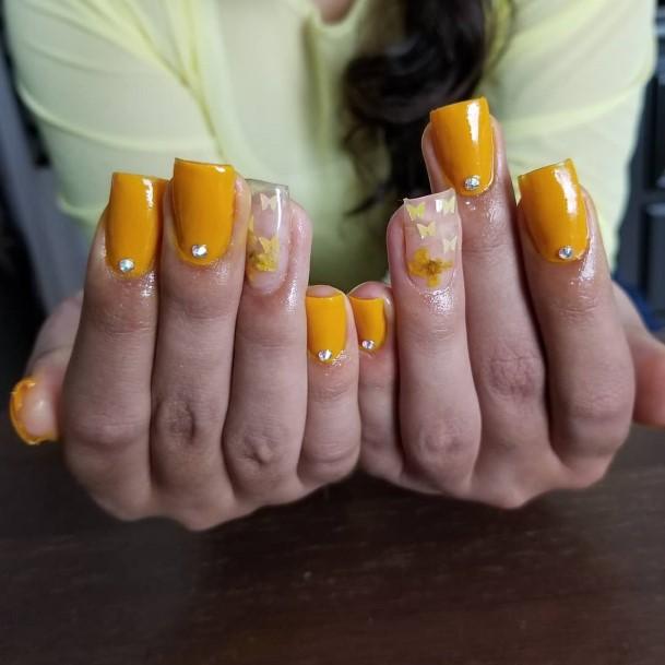 Amazing Short Yellow Nail Ideas For Women