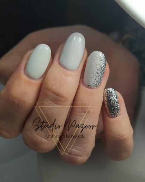 Amazing Silver Ombre Nail Ideas For Women