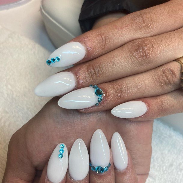 Amazing White Almond Shaped Nail Ideas For Women