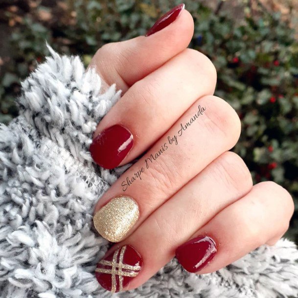 Amazing Winter Glossy Maroon Ad Gold Nail Design For Girls