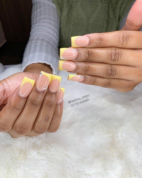 Amazing Yellow With Diamonds Nail Ideas For Women