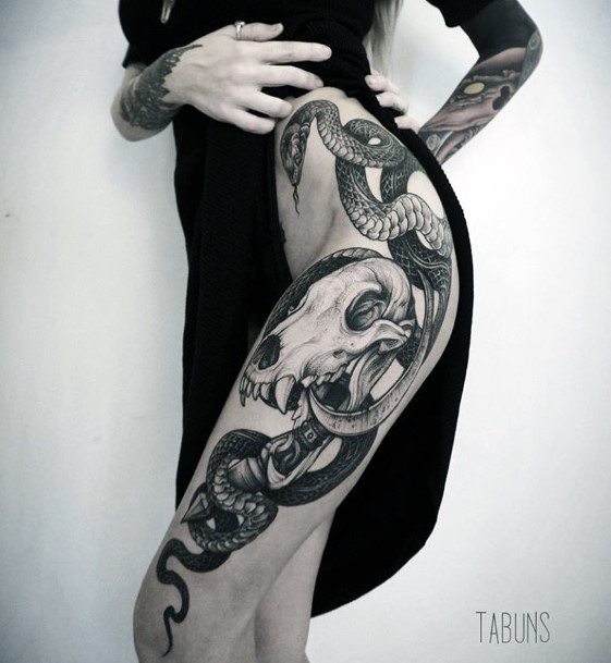 Animal Skull And Snake Tattoo Women Leg
