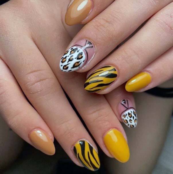 Animalistic Patterns Yellow White Summer