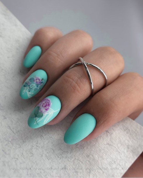 Appealing Womens Date Nails