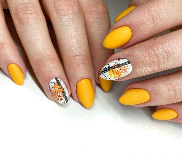 Appealing Womens Fall Leaf Nails