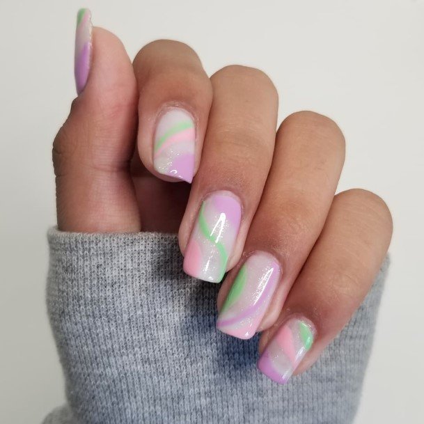 Appealing Womens Green And Pink Nails