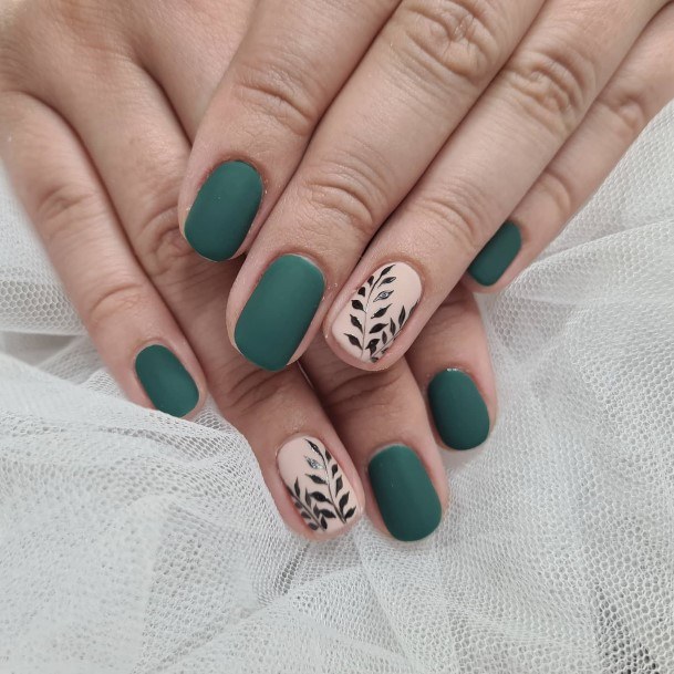 Appealing Womens Matte Green Nails