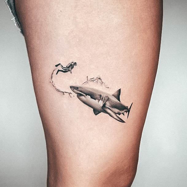 Image result for feminine shark tattoo  Tinta para tatuaje Tatuajes de  arte corporal Tatuajes de sirenas