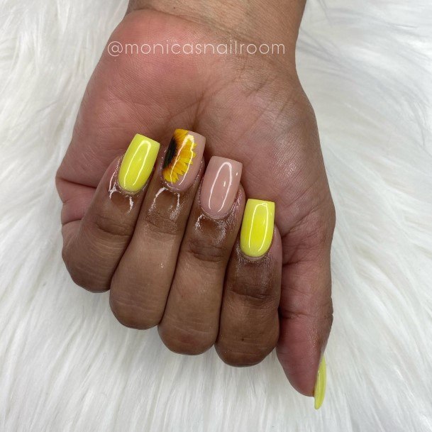 Appealing Womens Short Yellow Nails