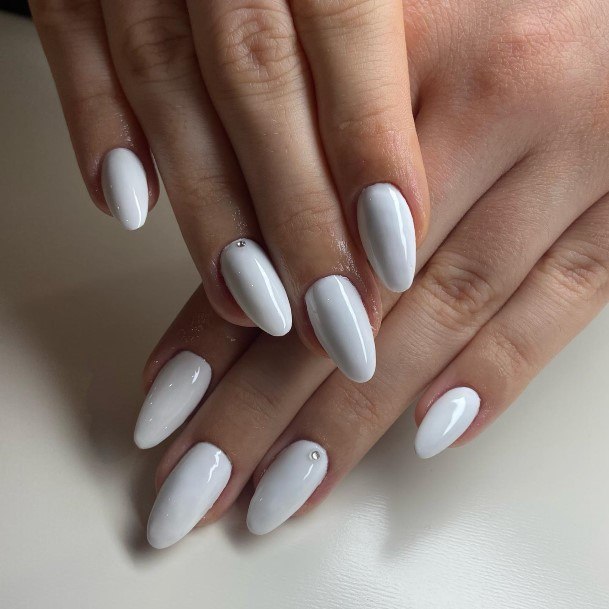 Appealing Womens White Almond Shaped Nails