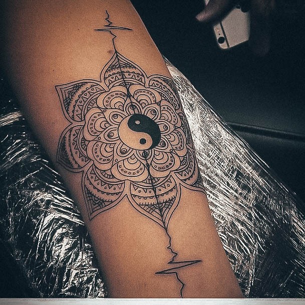 Appealing Womens Yin Yang Tattoos