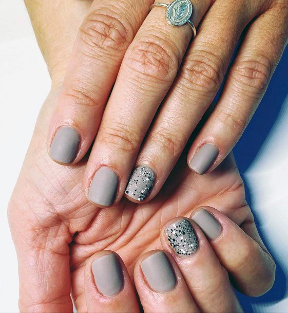 Argentine Grey Short Nails Women