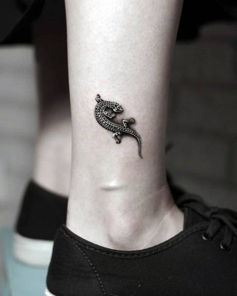 Art Brooch Tattoo Designs For Girls
