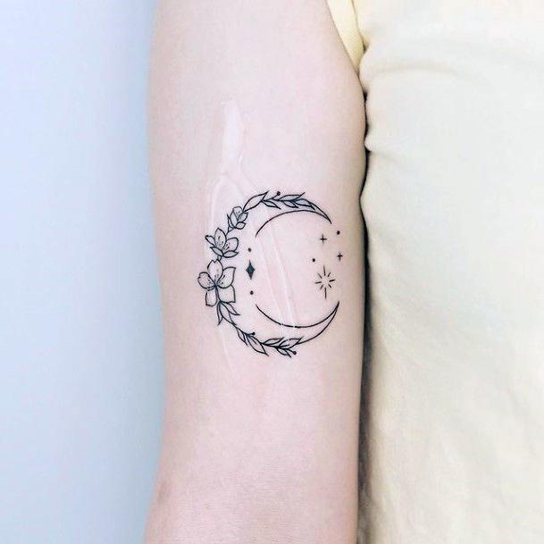 Art Flower Moon Tattoo Designs For Girls