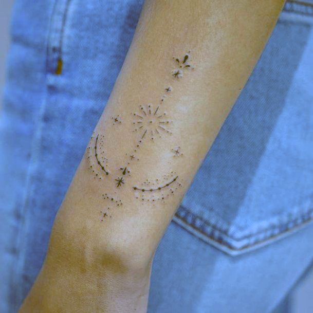 Art Handpoke Tattoo Designs For Girls Wrist
