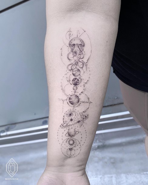 Art Saturn Tattoo Designs For Girls