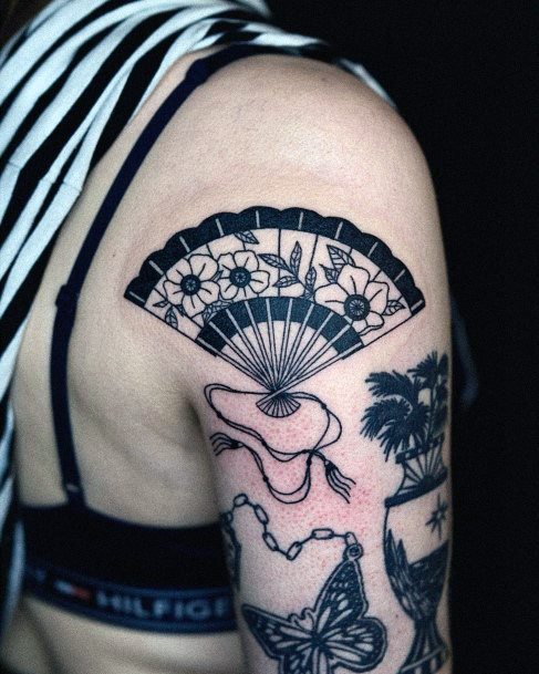 Art Uchiwa Tattoo Designs For Girls