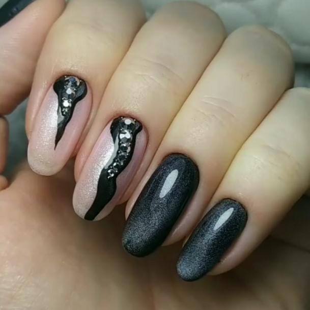 Artistic Date Nail On Woman