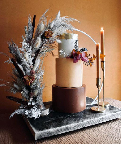 Artistic November Wedding Flowers Decor