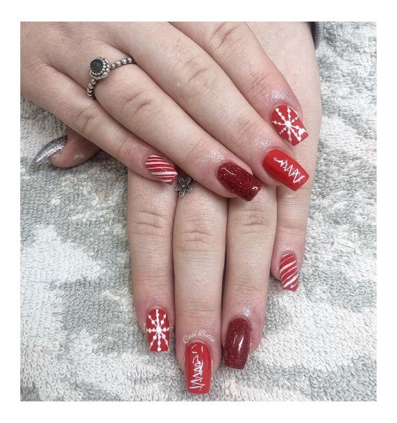 Astonishing Christmas Gel Nail For Girls