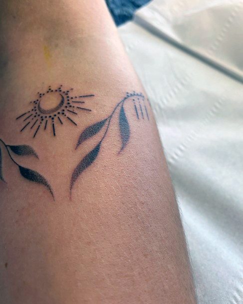 Astonishing Handpoke Tattoo For Girls