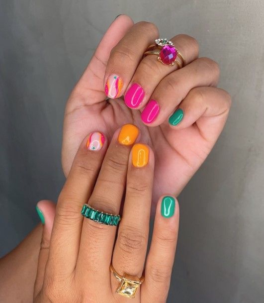 Attractive Girls Nail Green And Pink