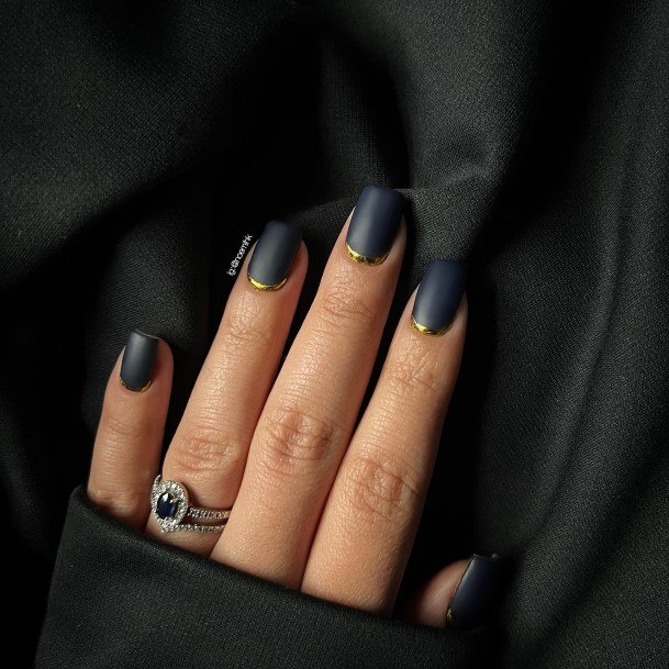 Attractive Girls Nail Matte Black And Gold