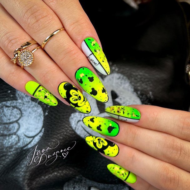 Attractive Girls Nail Mickey Mouse