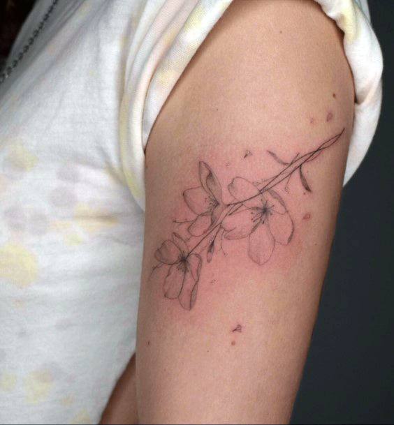 Attractive Girls Tattoo Babys Breath