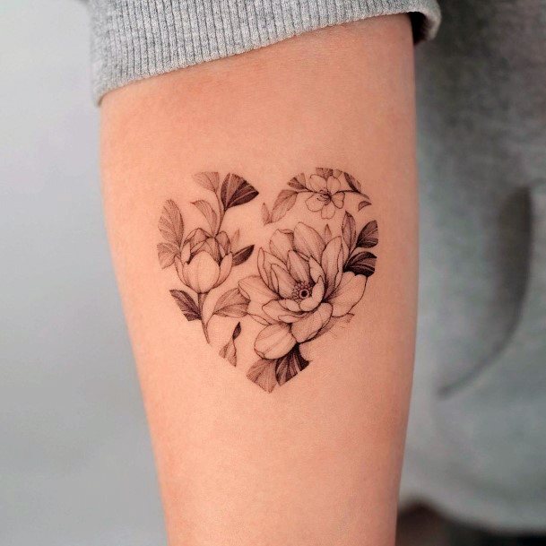 Attractive Girls Tattoo Flower Heart