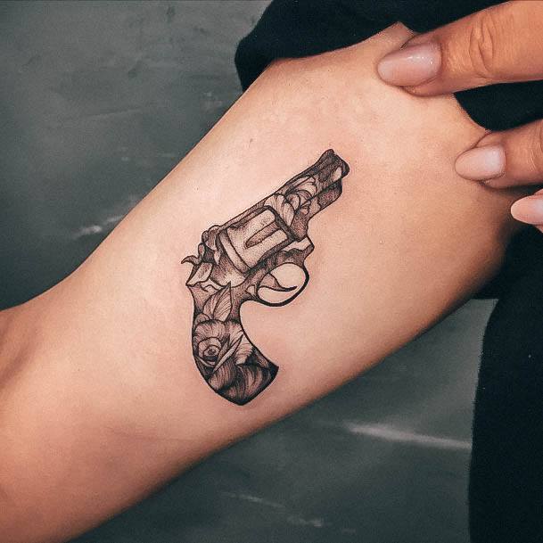 Attractive Girls Tattoo Gun Bicep