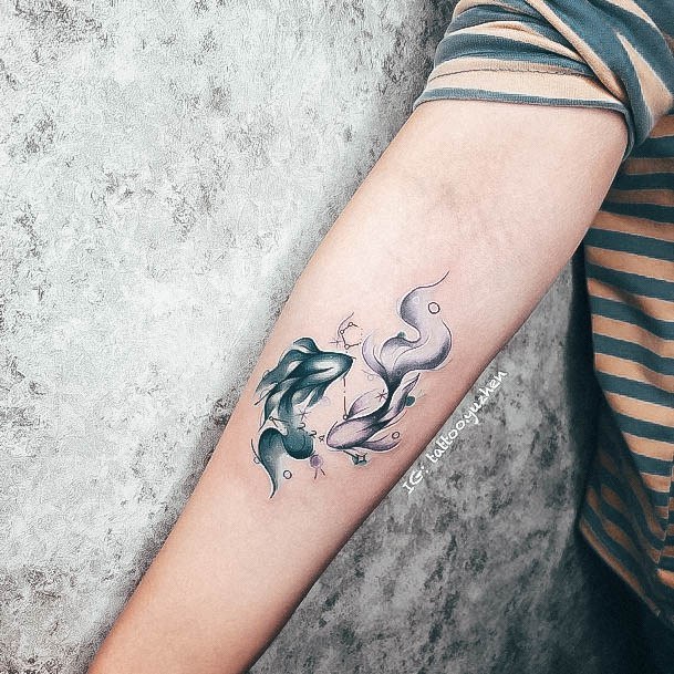 Attractive Girls Tattoo Pisces Constellation With Fish