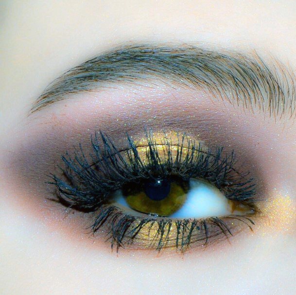 Awesome Auric Gold Womens Eyeshadow