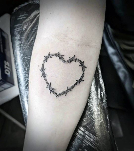 Awesome Barbed Wire Tattoos For Women