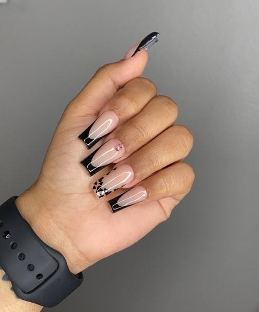 Awesome Black French Tip Fingernails For Women