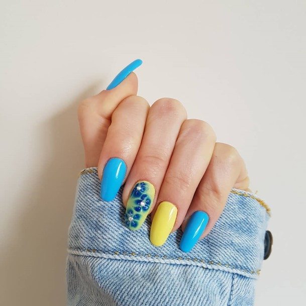 Awesome Blue And Yellow Nails For Women