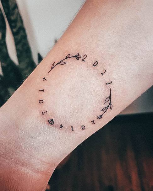 Awesome Family Tattoos For Women Circle Dates